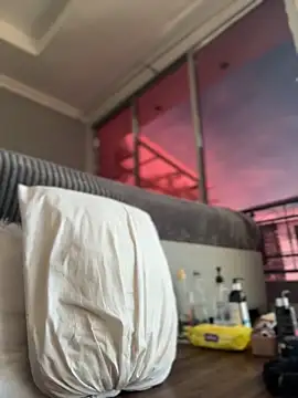 Snapshot of emiss_ chatting on 11.02.25 emiss online show from 11.02.25