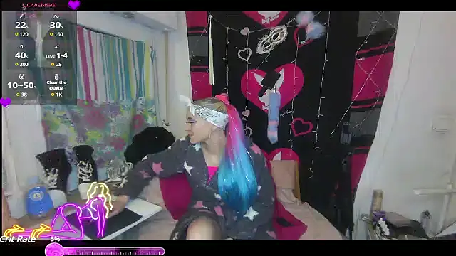 Snapshot of Harleyhot13061 chatting on 02.21.25 Harleyhot13061 online show from 02.21.25