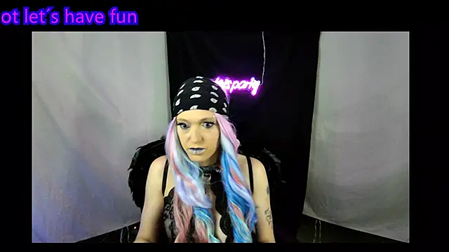 Snapshot of Harleyhot13061 chatting on 10.30.25 Harleyhot13061 online show from 10.30.25