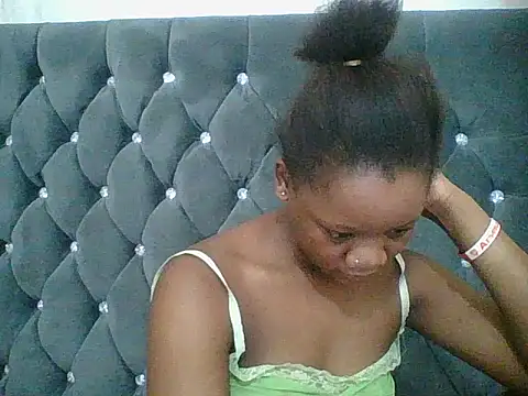 HotJeylee online show from 12.20.25