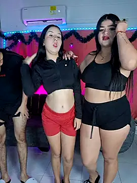 Snapshot of royalgirls_x chatting on 01.06.26 royalgirls x online show from 01.06.26