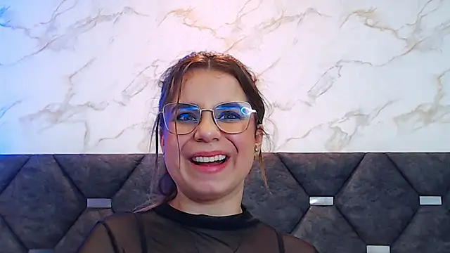 ThaniaJones online show from 03.10.25