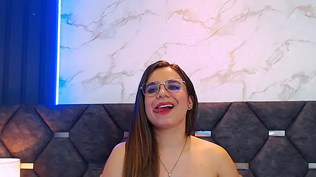 ThaniaJones online show from 03.11.25