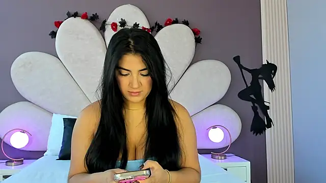 PaulinaDuarte online show from 10.25.25