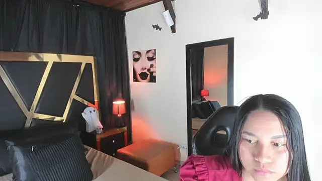 Snapshot of EmiliWilliams chatting on 11.02.25 EmiliWilliams online show from 11.02.25