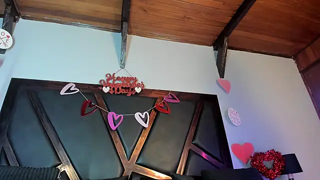 Snapshot of EmiliWilliams chatting on 02.14.26 EmiliWilliams online show from 02.14.26