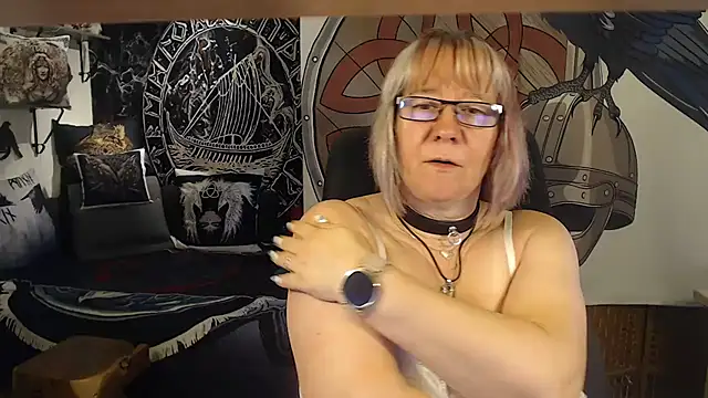 Snapshot of TittenMichelle chatting on 07.07.26 TittenMichelle online show from 07.07.26