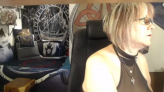 Snapshot of TittenMichelle chatting on 07.12.26 TittenMichelle online show from 07.12.26
