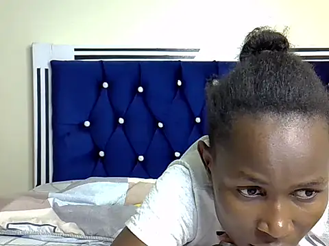 Snapshot of Goddess_nanaya chatting on 09.21.25 Goddess nanaya online show from 09.21.25