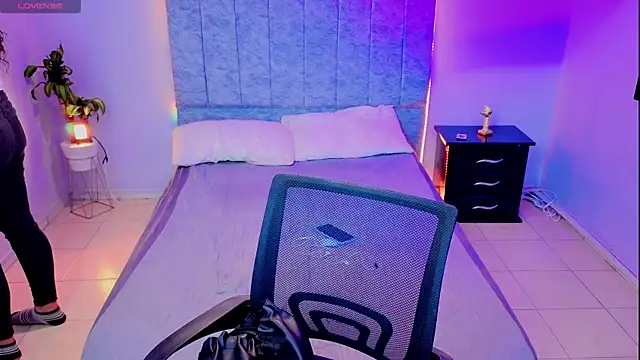 Snapshot of Lana_stone_ chatting on 11.25.25 Lana stone online show from 11.25.25