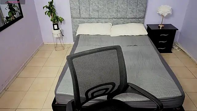 Lana stone  online show from 12.18.25