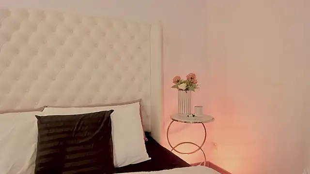 Snapshot of MALENA-ANGEL chatting on 02.20.25 MALENA-ANGEL online show from 02.20.25