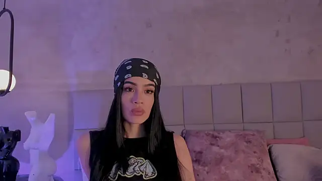 Snapshot of MALENA-ANGEL chatting on 10.04.25 MALENA-ANGEL online show from 10.04.25