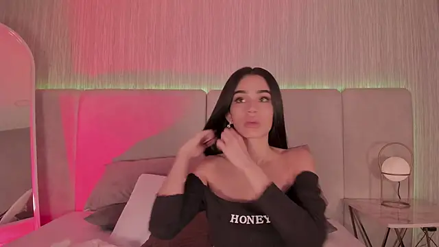 Snapshot of MALENA-ANGEL chatting on 10.24.25 MALENA-ANGEL online show from 10.24.25