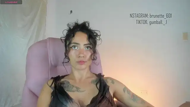 Snapshot of paula_brunette chatting on 11.12.25 paula brunette online show from 11.12.25