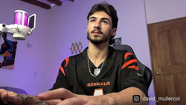 David Brown18 online show from 02.05.25