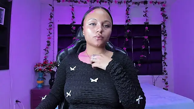 Snapshot of sweelanna__ chatting on 01.06.26 sweelanna online show from 01.06.26