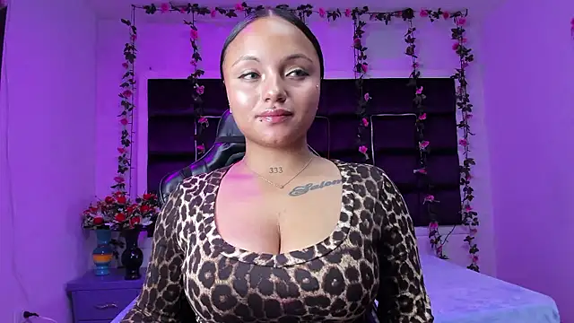 Snapshot of sweelanna__ chatting on 01.10.26 sweelanna online show from 01.10.26