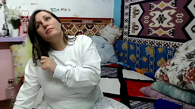 AdelineBlueEyes online show from 11.14.25