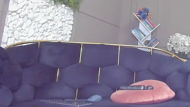 Snapshot of Deliciouslips chatting on 11.13.25 Deliciouslips online show from 11.13.25