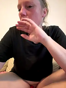 MoniqueLaFee online show from 09.11.25