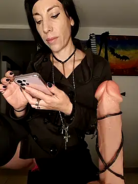 Snapshot of freyamoret chatting on 10.22.25 freyamoret online show from 10.22.25