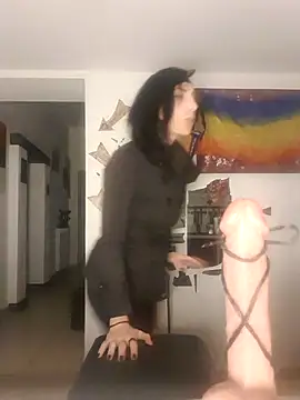 Snapshot of freyamoret chatting on 11.05.25 freyamoret online show from 11.05.25