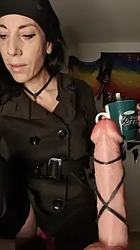 Snapshot of freyamoret chatting on 11.19.25 freyamoret online show from 11.19.25