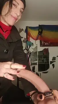 Snapshot of freyamoret chatting on 12.18.25 freyamoret online show from 12.18.25