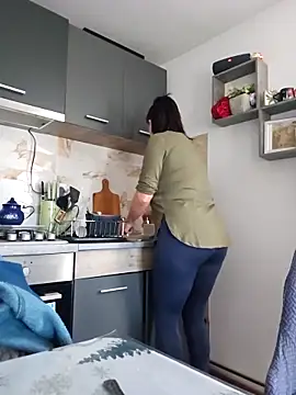 Snapshot of KristenVega chatting on 12.16.25 KristenVega online show from 12.16.25