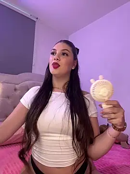 Snapshot of EmilyS__ chatting on 01.17.25 EmilyS online show from 01.17.25