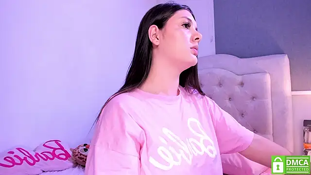 Snapshot of EmilyS__ chatting on 01.31.25 EmilyS online show from 01.31.25