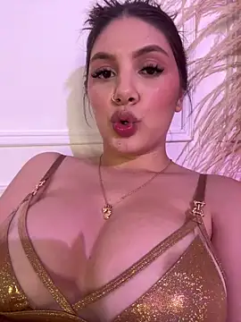 Snapshot of EmilyS__ chatting on 02.25.25 EmilyS online show from 02.25.25