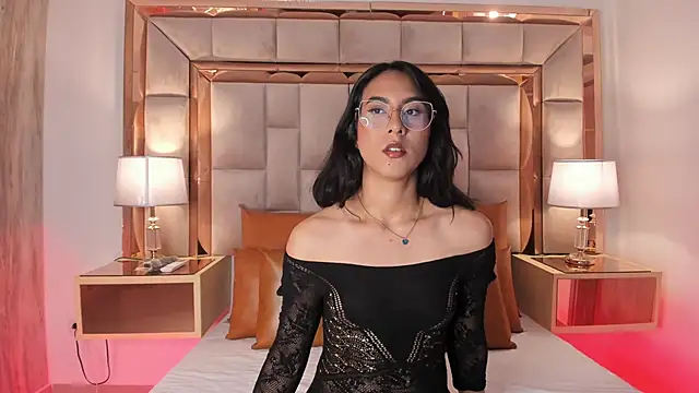 DaraBeckett online show from 12.19.24