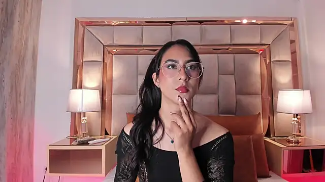 DaraBeckett online show from 12.20.24