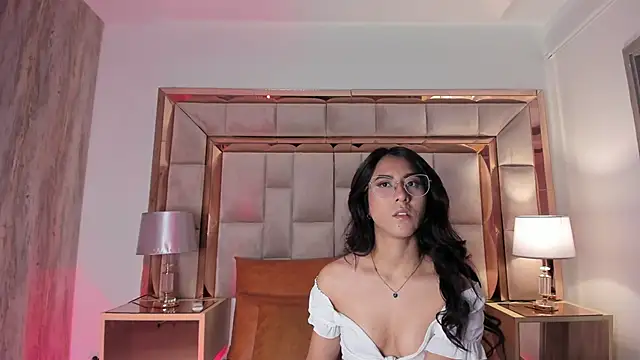 DaraBeckett online show from 01.17.25