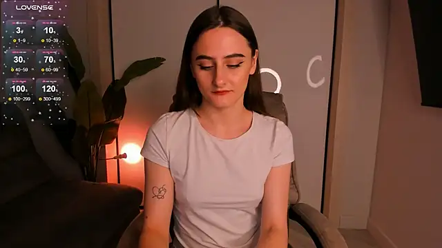 Snapshot of helen_ramsay chatting on 12.19.24 helen ramsay online show from 12.19.24