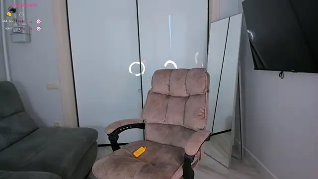 Snapshot of helen_ramsay chatting on 09.22.25 helen ramsay online show from 09.22.25