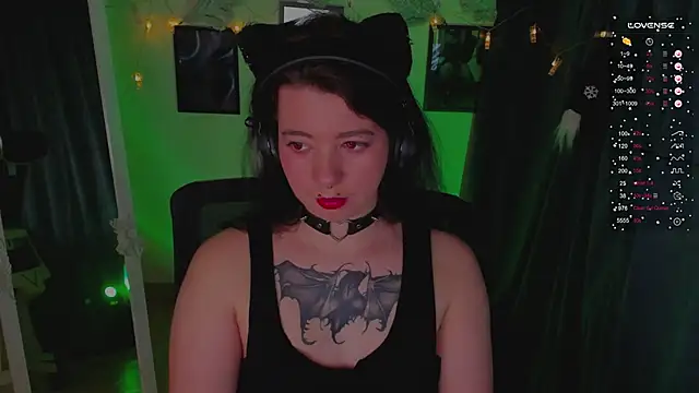 Snapshot of Sam_Mystery chatting on 12.18.24 Sam Mystery online show from 12.18.24