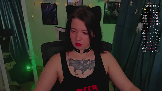 Snapshot of Sam_Mystery chatting on 12.18.24 Sam Mystery online show from 12.18.24