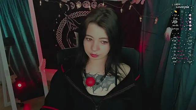 Snapshot of Sam_Mystery chatting on 12.26.24 Sam Mystery online show from 12.26.24