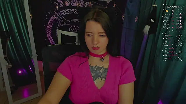 Snapshot of Sam_Mystery chatting on 12.31.24 Sam Mystery online show from 12.31.24