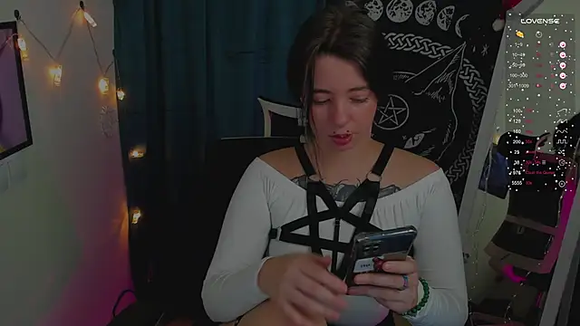 Snapshot of Sam_Mystery chatting on 01.03.25 Sam Mystery online show from 01.03.25