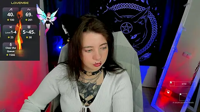 Snapshot of Sam_Mystery chatting on 10.10.25 Sam Mystery online show from 10.10.25