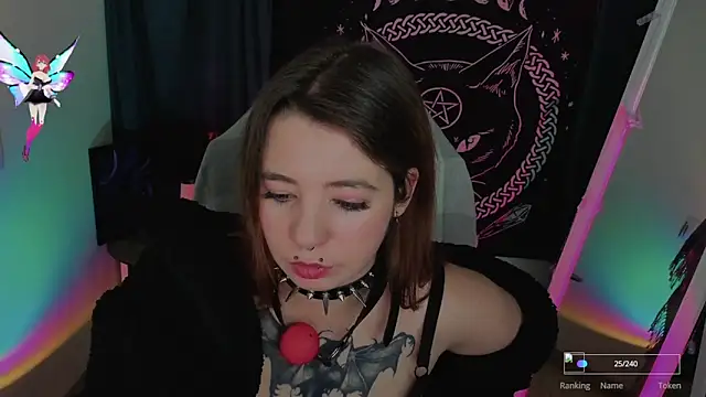 Snapshot of Sam_Mystery chatting on 10.24.25 Sam Mystery online show from 10.24.25