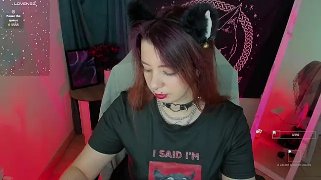 Snapshot of Sam_Mystery chatting on 12.04.25 Sam Mystery online show from 12.04.25