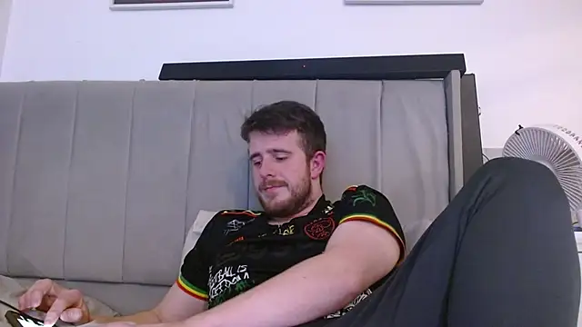 Snapshot of maxy49 chatting on 11.14.25 maxy49 online show from 11.14.25