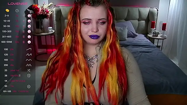 Miss Maya Mils online show from 02.04.25