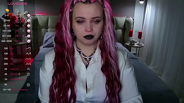 Miss Maya Mils online show from 02.09.25