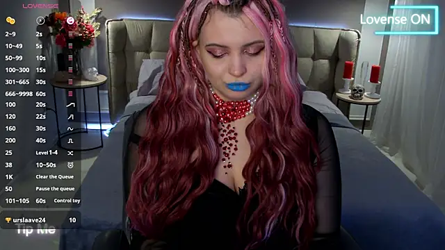 Miss Maya Mils online show from 03.04.25